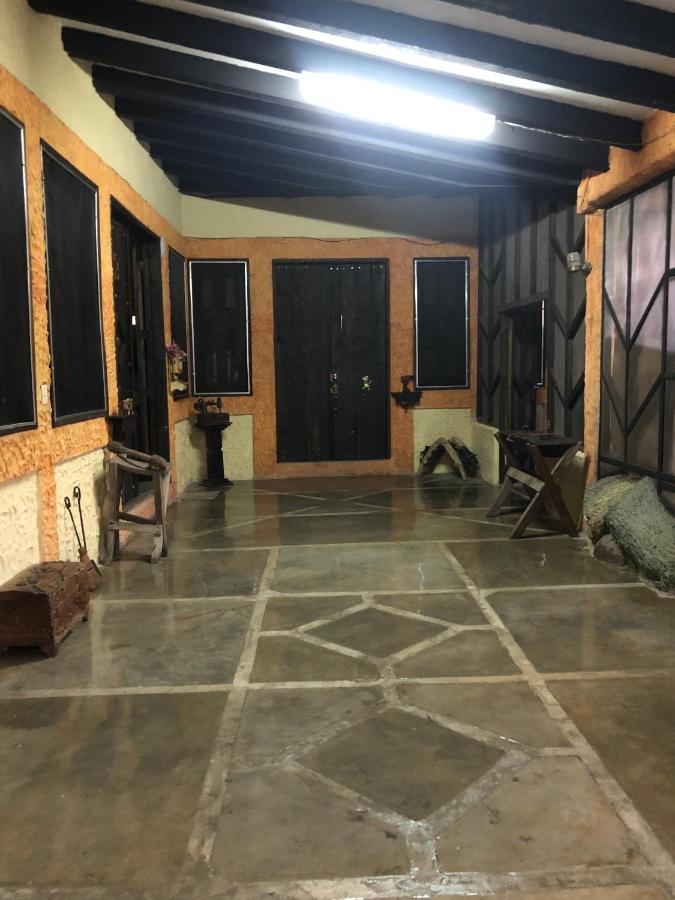 Hotel Casa Vieja La Ceiba Exteriör bild